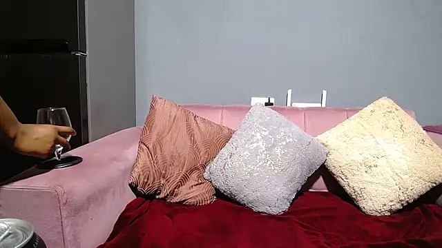 Goddessberry online show from April 11, 2026, 10:35 pm