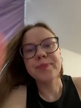 Snapshot of _CherryBloom_ chatting on February 10, 2026, 12:26 pm CherryBloom online show from February 10, 2026, 12:26 pm