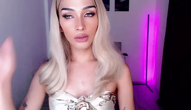 Alicegreenexx online show from April 13, 2026, 11:09 pm