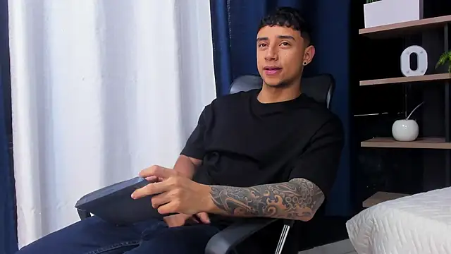 jaze bradley online show from November 28, 2025, 11:32 am