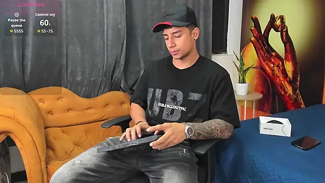 jaze bradley online show from October 10, 2025, 11:22 am