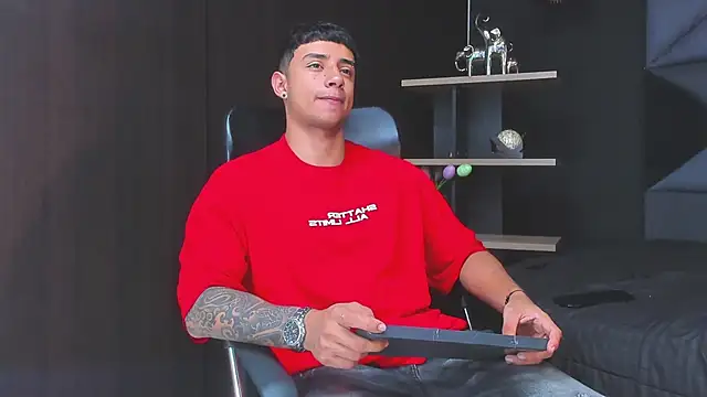 jaze bradley online show from December 19, 2025, 11:34 am