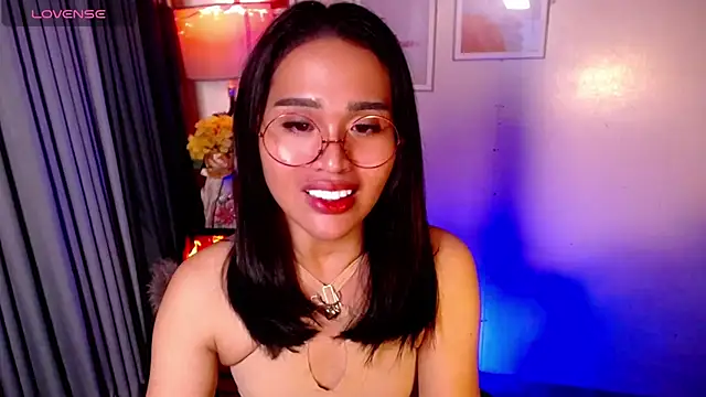 urmidnightcravingsxx online show from July 13, 2026, 7:13 pm
