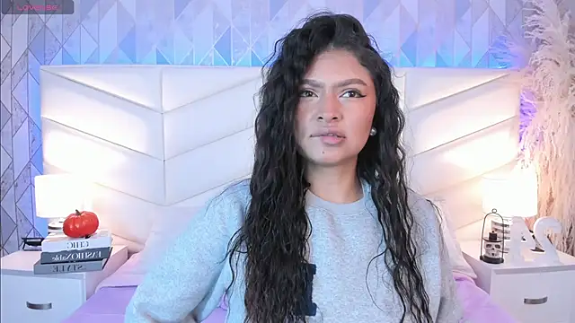 Snapshot of victoria___jonnes chatting on October 6, 2025, 12:17 pm victoria jonnes online show from October 6, 2025, 12:17 pm