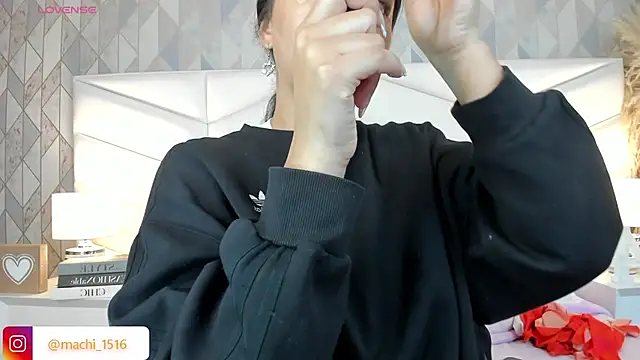 Snapshot of victoria___jonnes chatting on November 19, 2025, 12:16 pm victoria jonnes online show from November 19, 2025, 12:16 pm