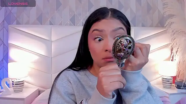 Snapshot of victoria___jonnes chatting on November 11, 2025, 12:33 pm victoria jonnes online show from November 11, 2025, 12:33 pm