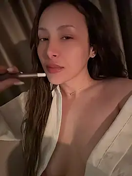 ArianaaSwift online show from June 22, 2026, 8:39 pm