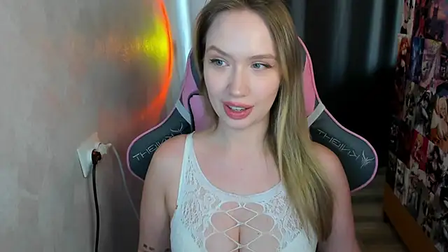 NicoleRiccii online show from April 28, 2026, 1:26 pm