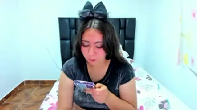 Thompson Ema online show from October 25, 2025, 8:53 pm