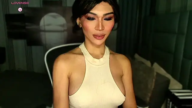 Snapshot of Huntress_xxx chatting on April 26, 2026, 4:32 am Huntress xxx online show from April 26, 2026, 4:32 am