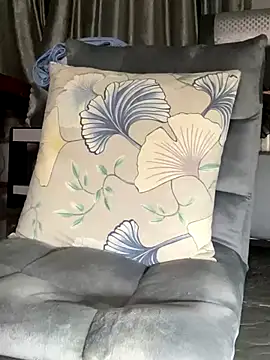 meiiijr55 online show from November 13, 2025, 5:28 pm