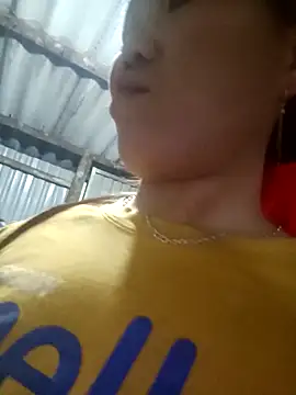 jienrrr online show from October 8, 2025, 11:45 am