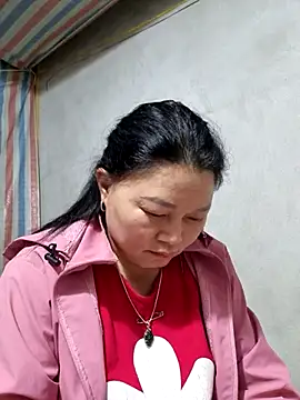 yoowwmr online show from December 20, 2025, 1:36 pm