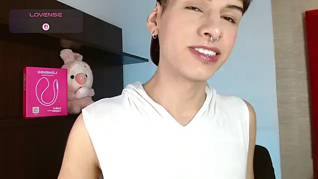 Ezra Storm online show from November 8, 2025, 5:33 am