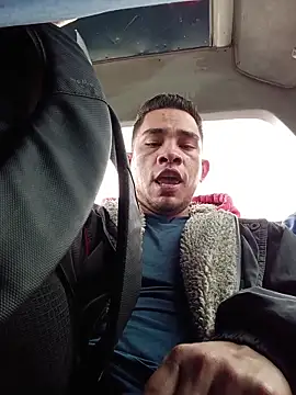 Snapshot of Andreshot911 chatting on November 7, 2025, 7:18 pm Andreshot911 online show from November 7, 2025, 7:18 pm