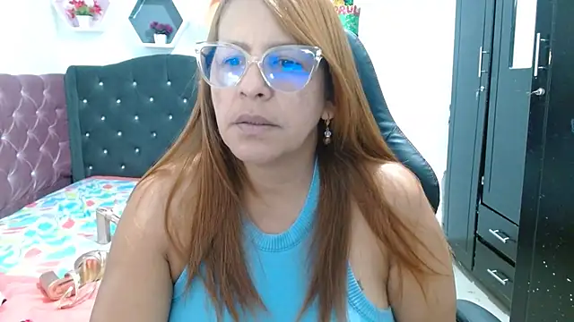 Snapshot of cristydirtyhot chatting on April 1, 2026, 10:27 am cristydirtyhot online show from April 1, 2026, 10:27 am
