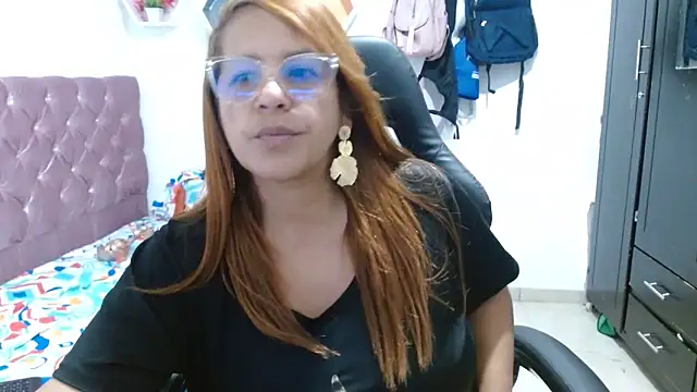 Snapshot of cristydirtyhot chatting on April 21, 2026, 11:28 am cristydirtyhot online show from April 21, 2026, 11:28 am