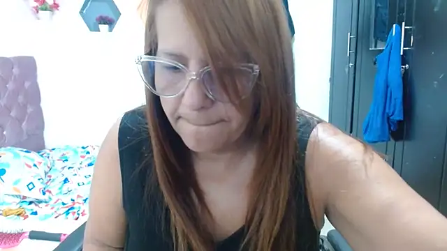 Snapshot of cristydirtyhot chatting on April 22, 2026, 11:17 am cristydirtyhot online show from April 22, 2026, 11:17 am