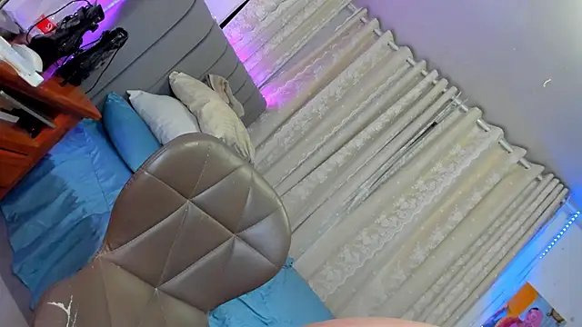 DsexiestQueenx online show from June 9, 2026, 8:43 pm