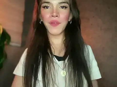 Snapshot of Misselliefayexxx chatting on December 20, 2025, 11:18 pm Misselliefayexxx online show from December 20, 2025, 11:18 pm