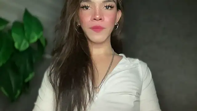 Snapshot of Misselliefayexxx chatting on December 16, 2025, 10:08 am Misselliefayexxx online show from December 16, 2025, 10:08 am