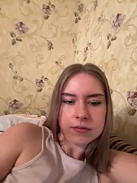 Tomyris yuki online show from November 20, 2025, 10:42 pm