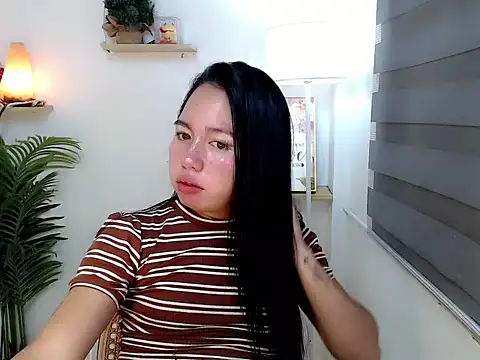 kimbratx online show from October 12, 2025, 10:44 pm