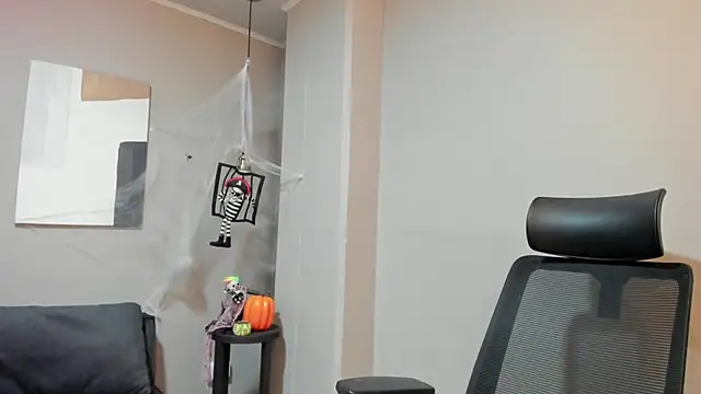 emily mars1 online show from October 17, 2025, 8:10 pm