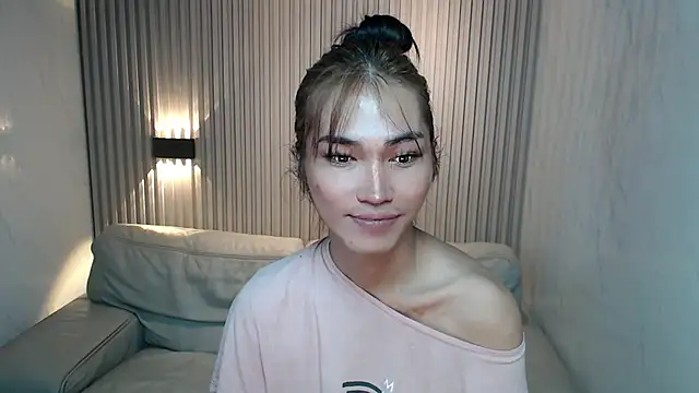 lovelychanel69xx online show from October 24, 2025, 11:15 pm