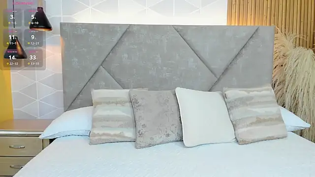 Jade Whisper online show from October 12, 2025, 1:29 am