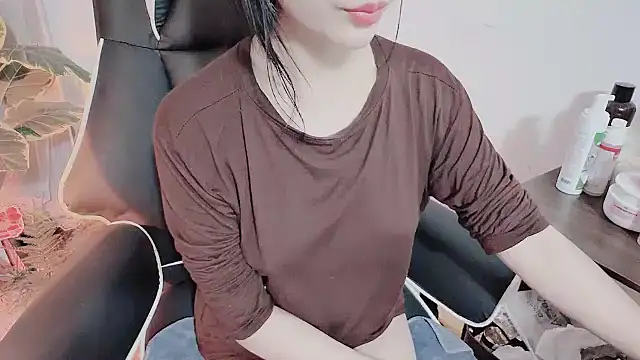 Snapshot of Bino119 chatting on May 6, 2026, 2:15 am Bino119 online show from May 6, 2026, 2:15 am