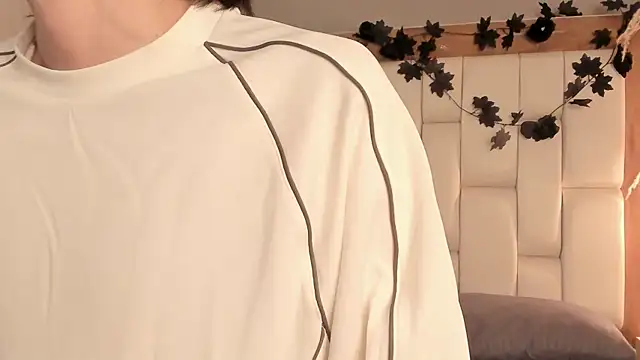 Daphne And Roger online show from December 23, 2025, 11:09 am