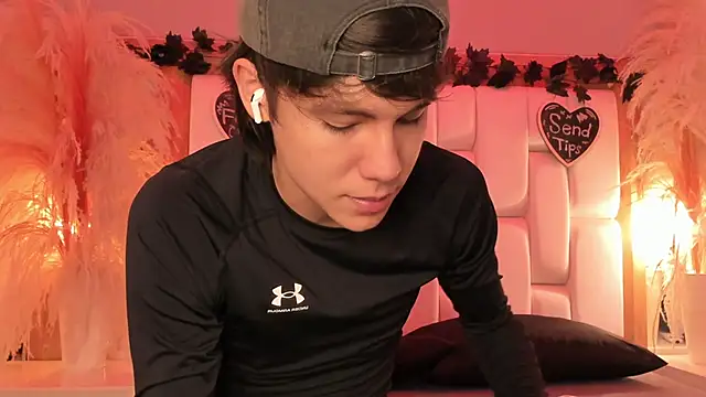 Daphne And Roger online show from February 28, 2026, 11:10 am