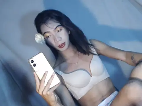 Snapshot of xyourdreamtrans chatting on February 22, 2026, 7:22 am xyourdreamtrans online show from February 22, 2026, 7:22 am