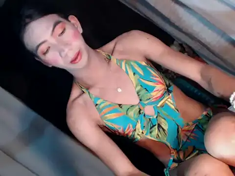 xyourdreamtrans online show from October 7, 2025, 9:32 am