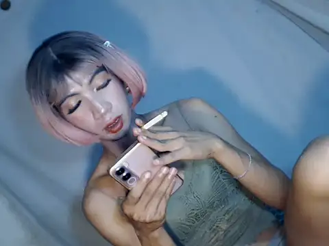 Snapshot of xyourdreamtrans chatting on February 5, 2026, 4:30 am xyourdreamtrans online show from February 5, 2026, 4:30 am