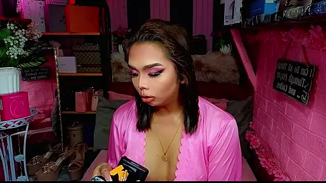 MoniqueCeleste online show from November 23, 2025, 4:33 am