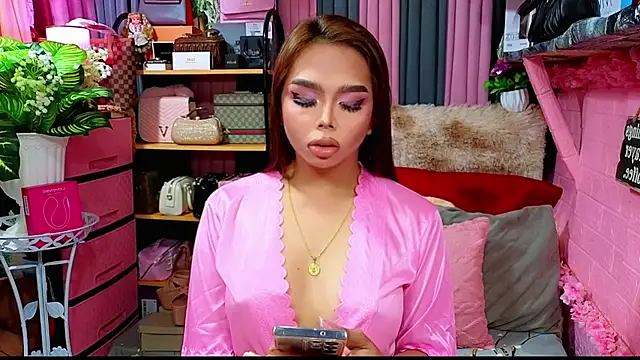 MoniqueCeleste online show from November 8, 2025, 5:16 pm