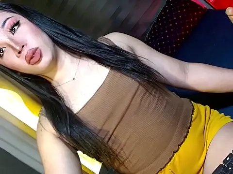 yan2xcumsalotxx online show from June 21, 2026, 5:02 am