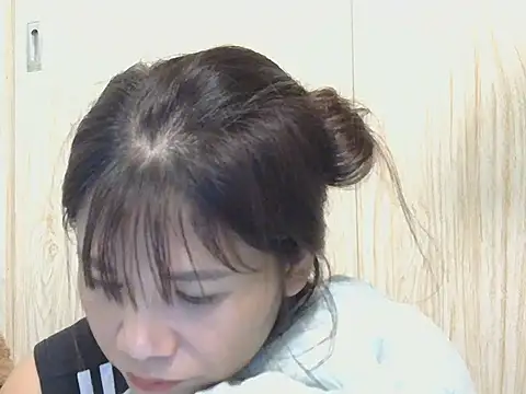 Snapshot of Ori299 chatting on December 2, 2025, 5:09 am Ori299 online show from December 2, 2025, 5:09 am