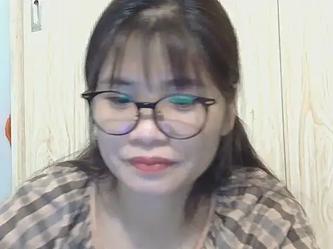 Snapshot of Ori299 chatting on December 19, 2025, 5:10 am Ori299 online show from December 19, 2025, 5:10 am