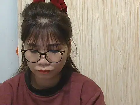 Snapshot of Ori299 chatting on November 28, 2025, 9:42 am Ori299 online show from November 28, 2025, 9:42 am