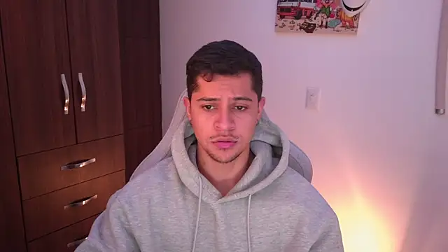 domsantiago  online show from November 4, 2025, 2:04 am