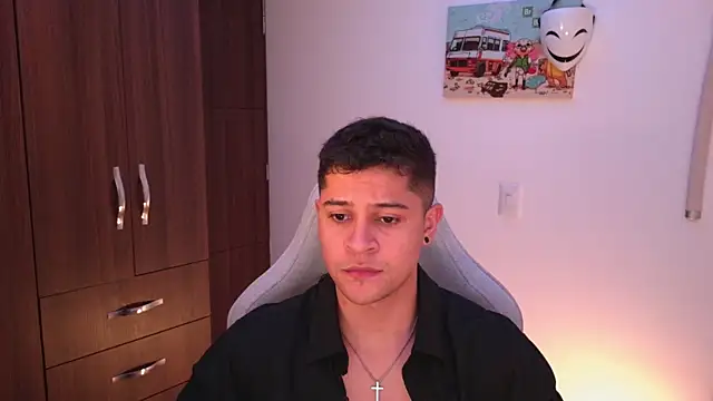 domsantiago  online show from October 20, 2025, 12:24 am