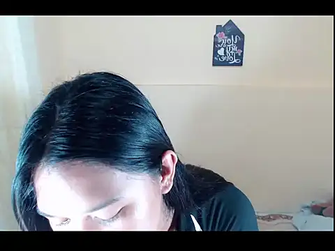 Snapshot of liannexfuckdoll chatting on May 5, 2026, 11:24 am liannexfuckdoll online show from May 5, 2026, 11:24 am