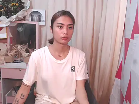 miss-miya online show from November 14, 2025, 2:37 am