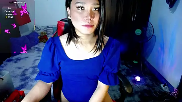 Snapshot of Urassiansweetcummer chatting on February 18, 2026, 8:00 am Urassiansweetcummer online show from February 18, 2026, 8:00 am