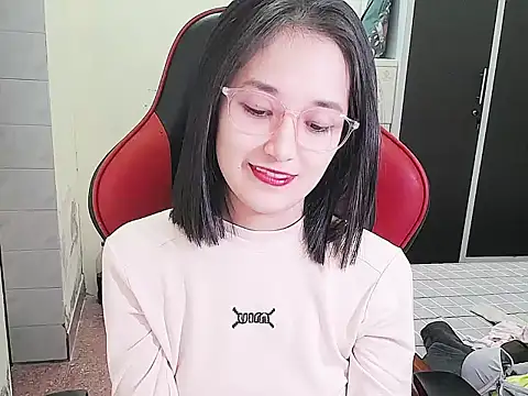 Shulee21 online show from November 15, 2025, 1:53 am