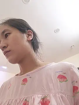 Shulee21 online show from October 9, 2025, 1:39 am