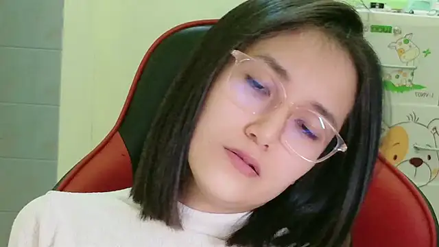 Shulee21 online show from November 14, 2025, 1:53 am